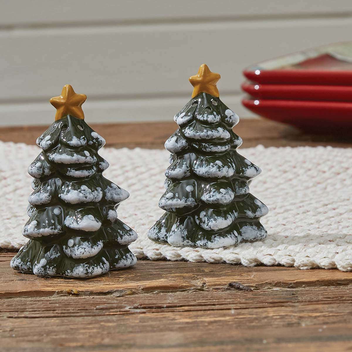 https://www.langegeneralstore.com/cdn/shop/files/Christmas-Tree-Salt-Pepper-Shaker-Set.jpg?v=1698670042