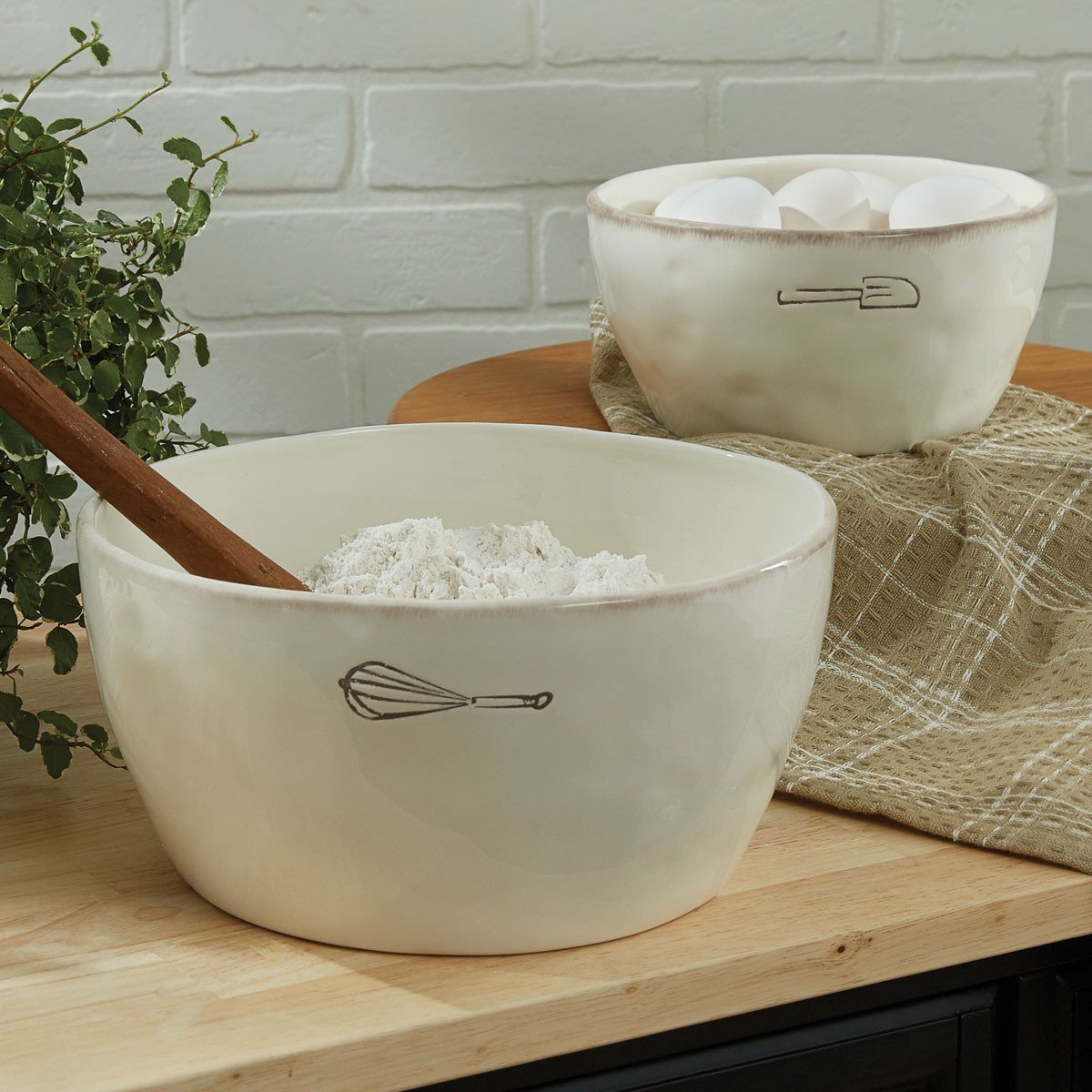 https://www.langegeneralstore.com/cdn/shop/files/Stoneware-Village-Mixing-Bowl-Set.jpg?v=1694092078